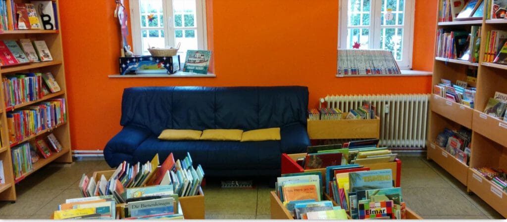 Bücherei Sofa